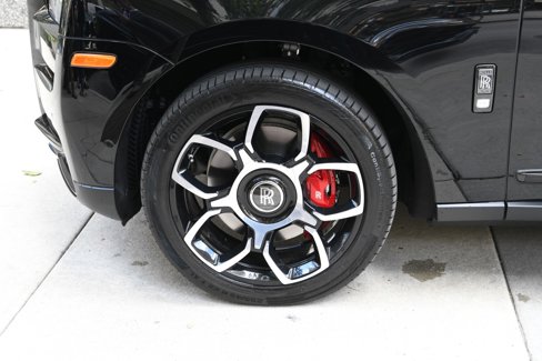 Used 2023 Rolls-Royce Cullinan Black Badge w/ Driver's Package image 23