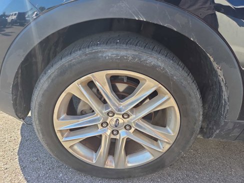 Used 2016 Ford Explorer XLT w/ Equipment Group 202A image 8