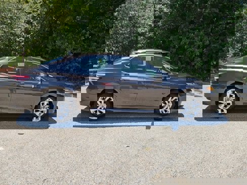 Used 2019 Toyota Camry L image 2