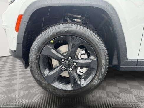 New 2025 Jeep Grand Cherokee L Limited w/ Luxury Tech Group II image 14