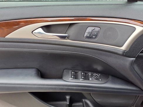 Used 2017 Lincoln MKZ Reserve w/ Climate Package image 11