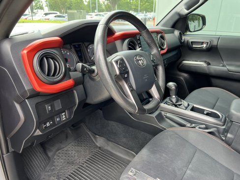 Used 2020 Toyota Tacoma TRD Sport image 16