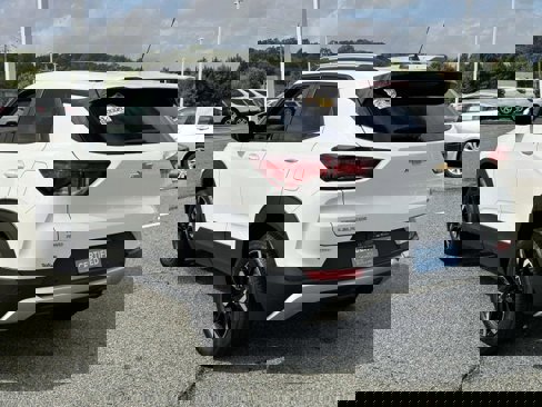 Certified 2023 Chevrolet TrailBlazer LT w/ Convenience Package image 3