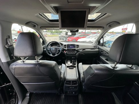 Used 2017 Honda Pilot Touring image 16