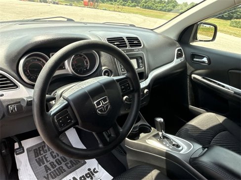 Used 2018 Dodge Journey SE image 21