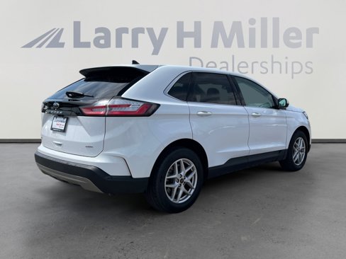 Used 2024 Ford Edge SEL image 5