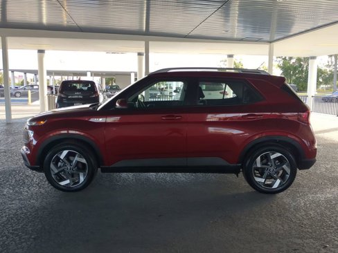 Used 2025 Hyundai Venue SEL image 7