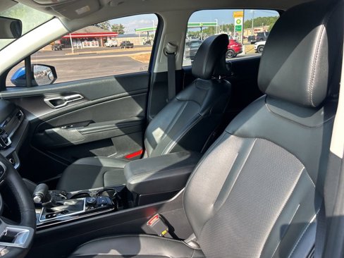 Used 2023 Kia Sportage EX image 18