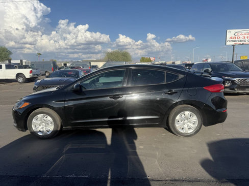 Used 2017 Hyundai Elantra SE image 4