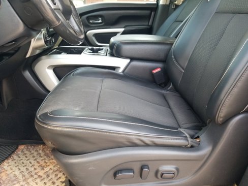 Used 2017 Nissan Titan PRO-4X image 7