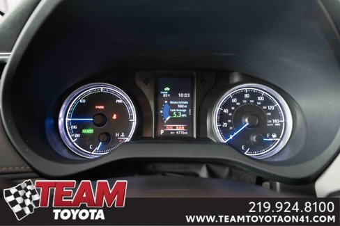 Used 2021 Toyota Venza LE image 16