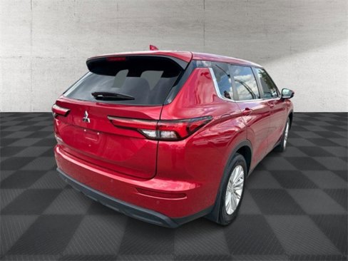 Used 2022 Mitsubishi Outlander ES image 7