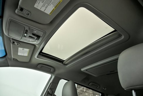 Used 2015 Toyota Sienna XLE image 13