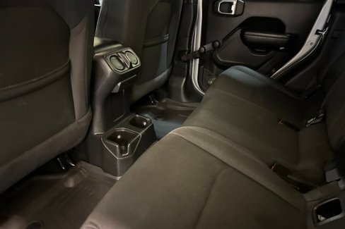 Used 2023 Jeep Gladiator Sport image 12