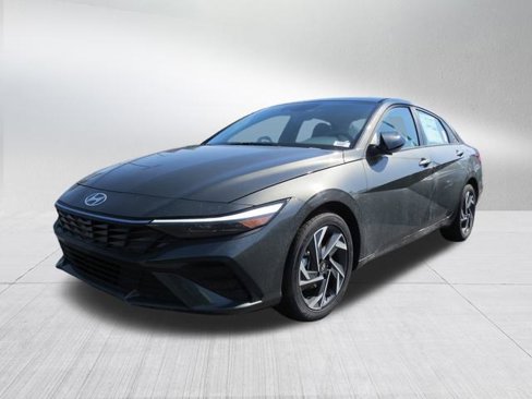 New 2025 Hyundai Elantra Sport image 4