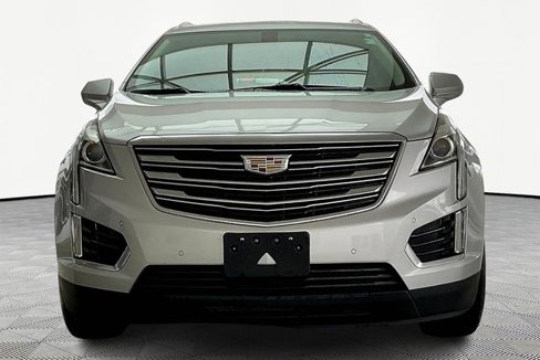 Used 2017 Cadillac XT5 Luxury image 2