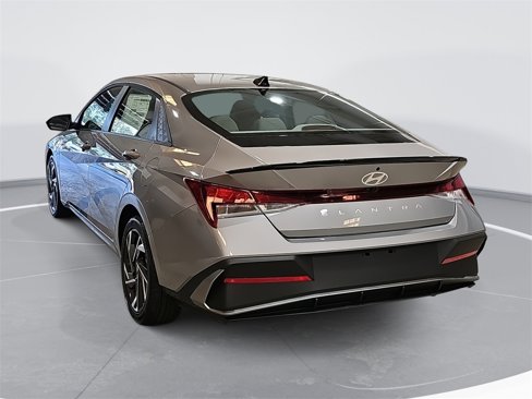 New 2025 Hyundai Elantra Sport image 7