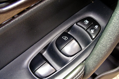 Used 2020 Nissan Rogue S image 13