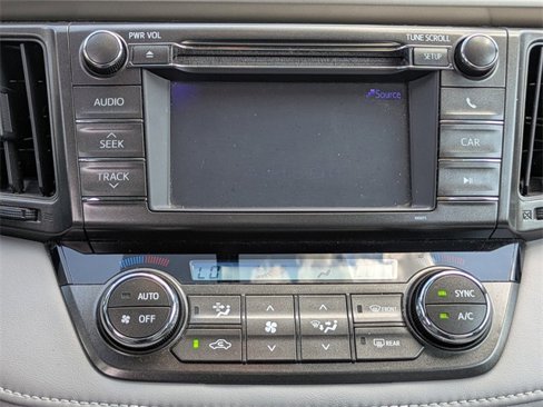 Used 2013 Toyota RAV4 XLE image 17