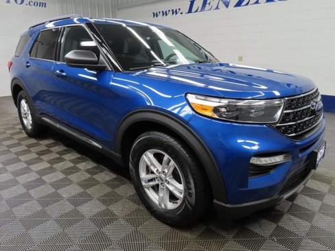 Used 2020 Ford Explorer XLT w/ Equipment Group 202A image 3
