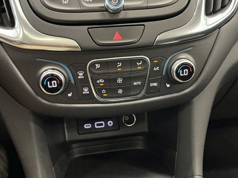 Used 2021 Chevrolet Equinox LT image 25