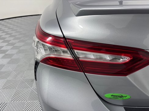 Used 2020 Toyota Camry XSE image 10