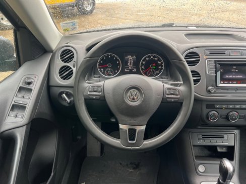 Used 2016 Volkswagen Tiguan S image 18
