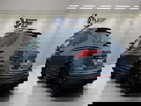 Certified 2022 Volkswagen Tiguan SE R-Line image 3