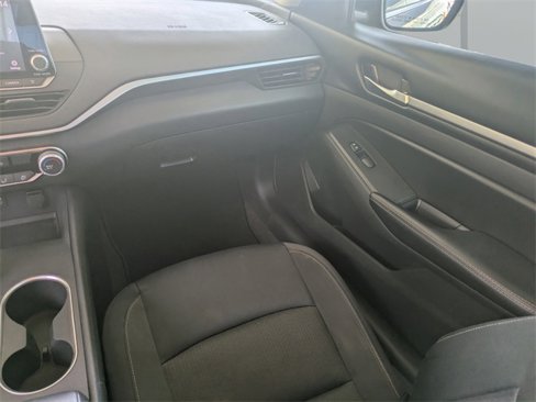 Used 2022 Nissan Altima 2.5 SV image 16