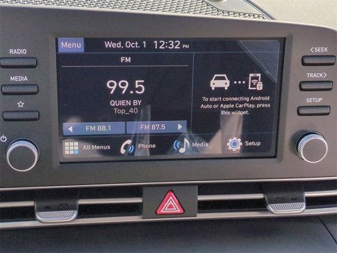 New 2025 Hyundai Elantra SE image 18
