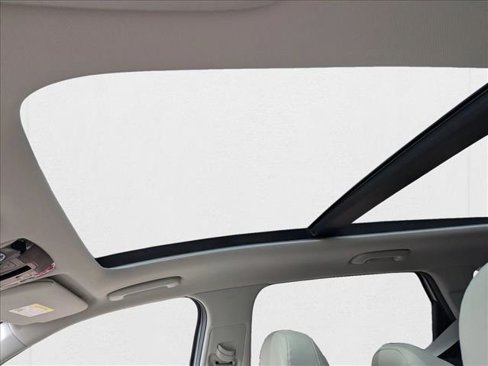 Used 2022 Kia Sorento S w/ Panoramic Sunroof Package image 16