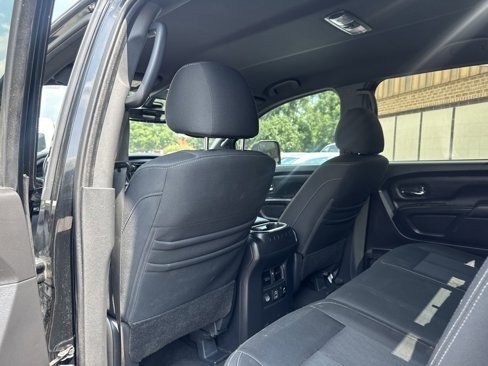 Used 2019 Nissan Titan SV w/ SV Convenience Package image 39