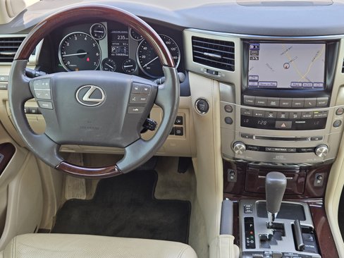 Used 2014 Lexus LX 570 4WD image 26