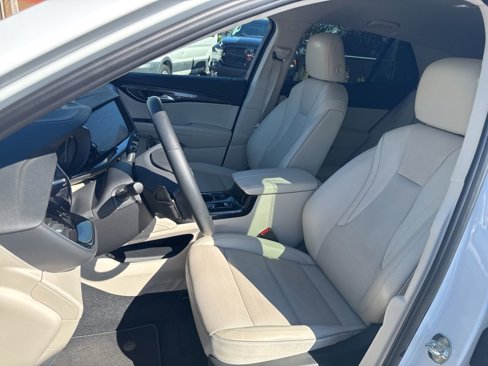 Used 2022 Buick Envision Essence w/ Safety Package image 12
