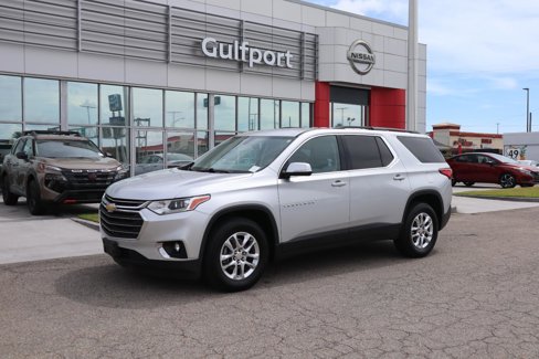 Used 2020 Chevrolet Traverse LT image 2