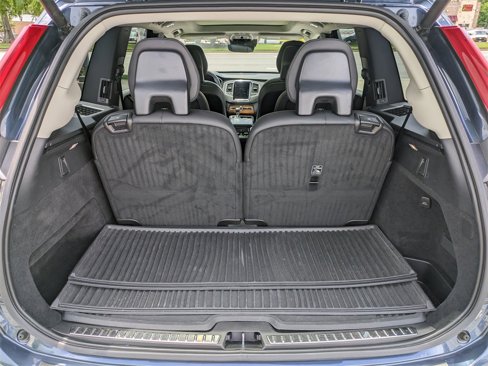 Certified 2022 Volvo XC90 T6 Momentum w/ Climate Package image 13