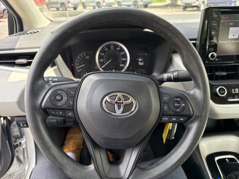 Used 2022 Toyota Corolla LE image 16