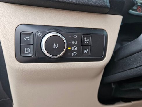 Used 2022 Ford Escape Titanium image 32