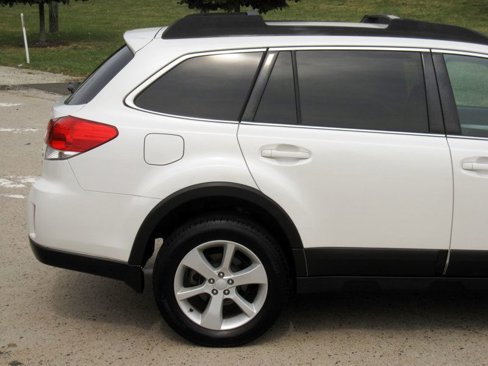 Used 2013 Subaru Outback 2.5i Premium w/ All-Weather Pkg image 11