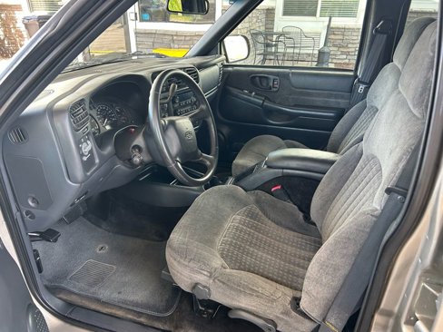 Used 2002 Chevrolet Blazer LS w/ Preferred Equipment Group image 10