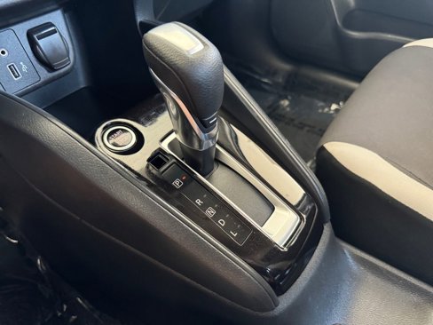 Used 2021 Nissan Versa SV image 18