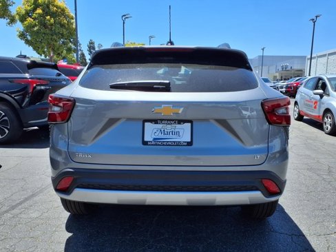 New 2025 Chevrolet Trax LT w/ Driver Confidence Package image 6