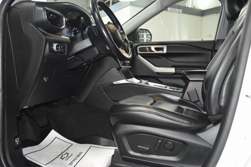 Used 2021 Ford Explorer XLT w/ Equipment Group 202A image 39