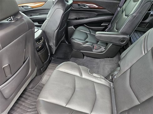 Used 2015 Cadillac Escalade Luxury image 29
