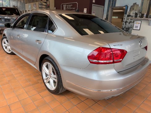 Used 2014 Volkswagen Passat TDI SEL Premium image 6