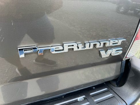 Used 2011 Toyota Tacoma PreRunner image 39