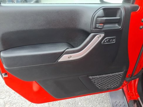 Used 2017 Jeep Wrangler Unlimited Sahara image 16