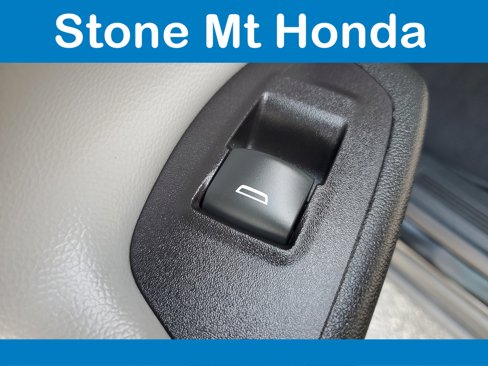 Used 2022 Chevrolet Equinox LS image 15