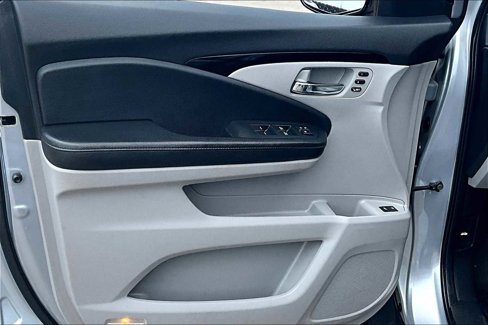 Used 2018 Honda Pilot Touring image 21