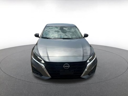 Used 2024 Nissan Altima 2.5 SV image 4